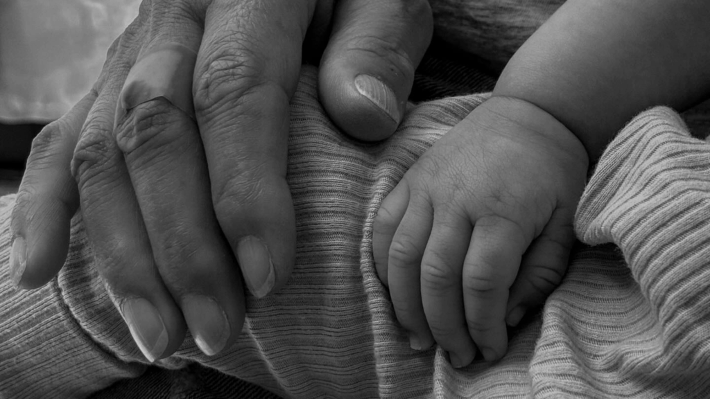 Mamá sostiene el mundo