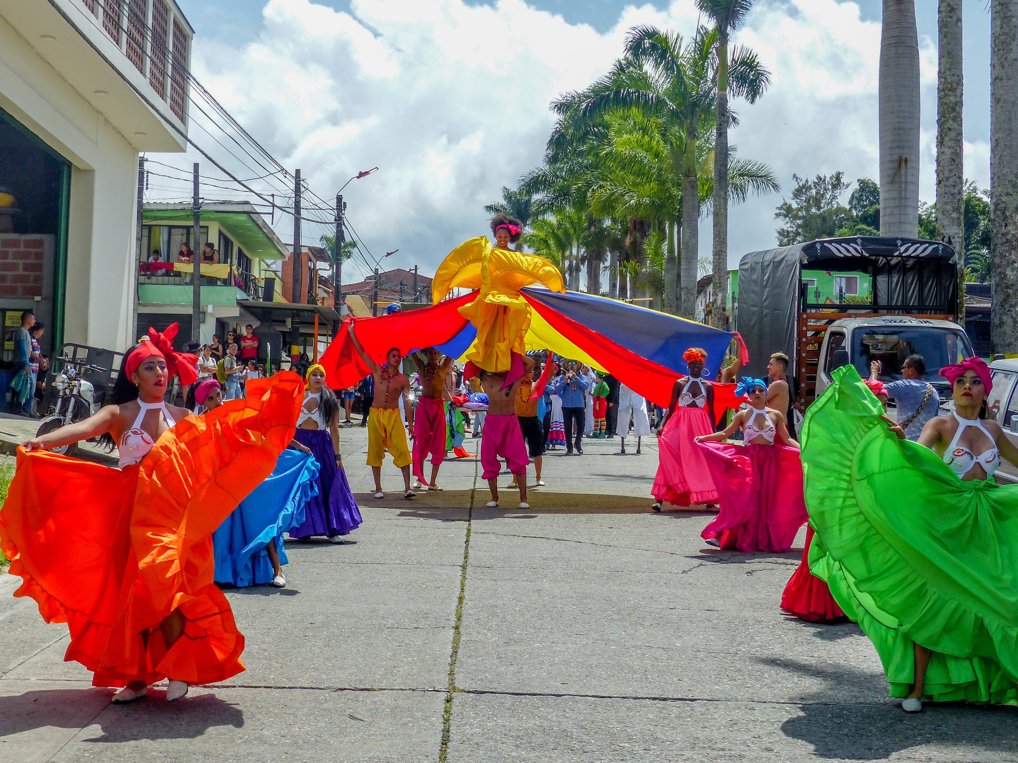 Un pregón para Totó la Momposina Desfile multicolor por las calles de Quinchía