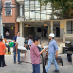 Después del terremoto muchas personas tuvieron que evacuar sus hogares, una de las escenas frecuente es la de los trasteos de algunas de muebles y enseres.