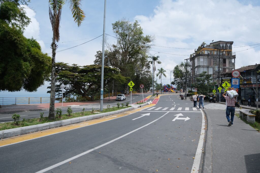 Chipre: muchas grietas y cero turistas