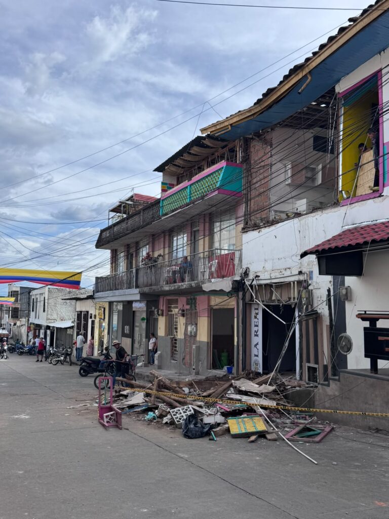Casa caída en Quimbaya