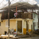 Arreglos en el techo de una casa
