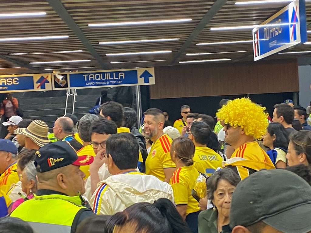 El fútbol en la calle, cinco momentos desde las esquinas del Mundial