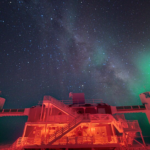 Imagen del IceCube Laboratorio viendo hacia la Vía Láctea.