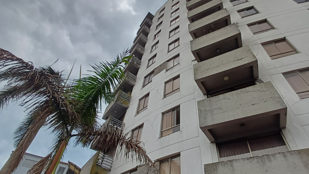 Foto del Edificio Plaza 51 en Manizales en donde tiene un apartamento Ana María Mesa.