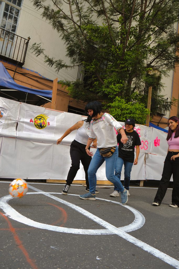 El fútbol en la calle, cinco momentos desde las esquinas del Mundial
