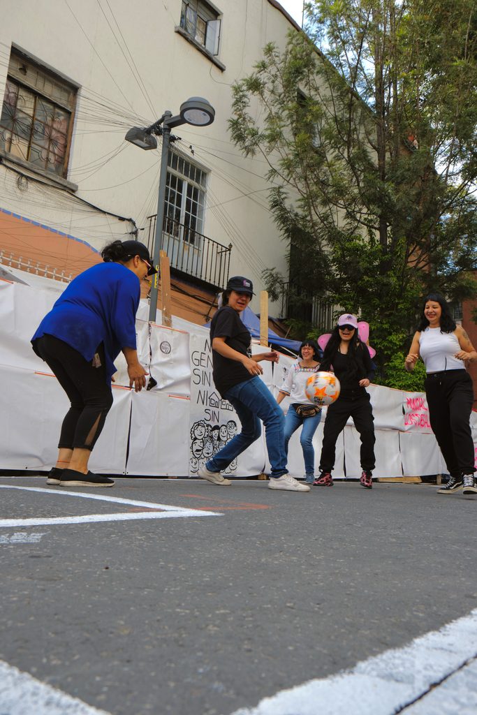 El fútbol en la calle, cinco momentos desde las esquinas del Mundial
