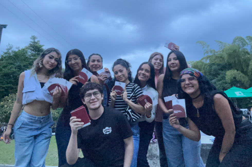 María Camila Cabrera Celis con sus estudiantes, Con mis estudiantes: "hijos de la universidad pública"