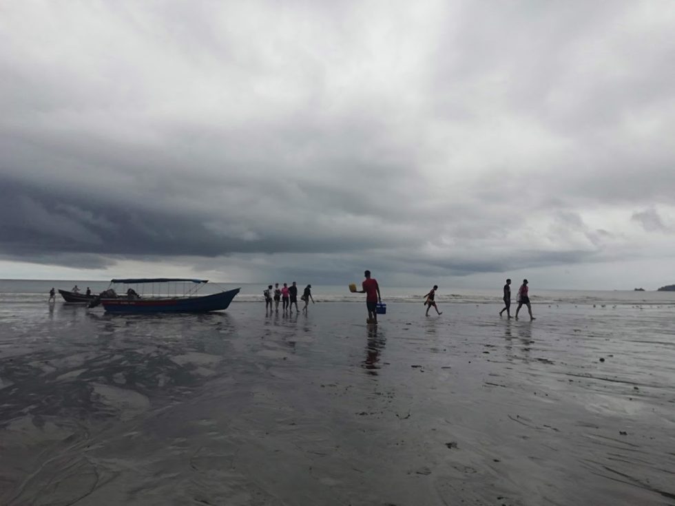 Playa en marea baja, Nuquí.