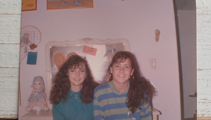 Adriana Villegas Botero y Ana María Mesa Villegas. 7 de agosto de 1991.