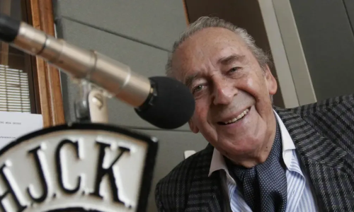Álvaro Castaño Castillo, fundador y director de la HJCK, la radio de la “inmensa minoría”. /