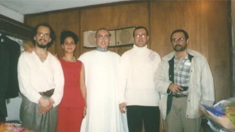 Imagen del día del estreno de Pensamientos de Guerra en Manizales, en el año 2001. De izquierda a derecha: Nelson Monroy, Claudia Leguizamón, Marco Fidel Castro, Héctor Fabio Torres, Leonardo Arias.