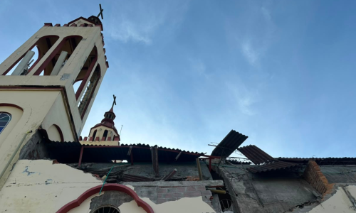 Destrucción del techo de una iglesia