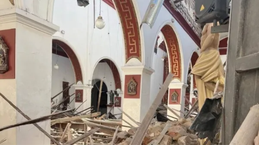 Basílica menor Nuestra Señora de la Pobreza, de Cartago, Valle, luego del terremoto del 10 de agosto.