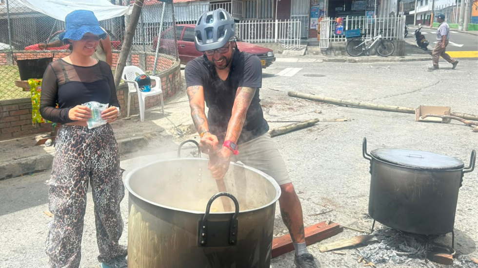 Olla en leña en la calle