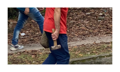 Hombre con un mazo