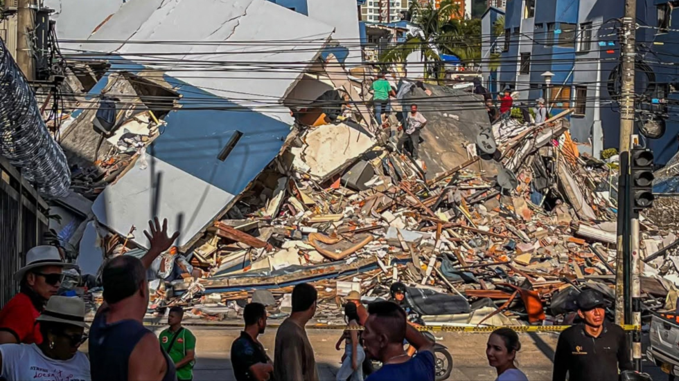 Escombros por el terremoto