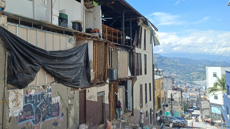Casa afectada por el terremoto del 10 de agosto en la calle 27 entre carreras 23 y 24, en Manizales.