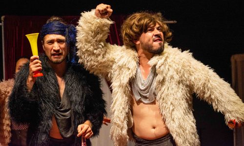 La Bacanal, una creación colectiva de Tropa Teatro, de Pereira, fue la obra con la que anoche cerró la edición 58 del Festival Internacional de Teatro de Manizales.