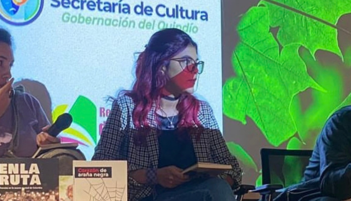 María Camila Cabrera Celis en la presentación del libro editado “La palabra elegida” de Carmelina Soto.