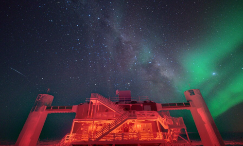 Imagen del IceCube Laboratorio viendo hacia la Vía Láctea.