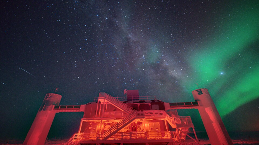Imagen del IceCube Laboratorio viendo hacia la Vía Láctea.