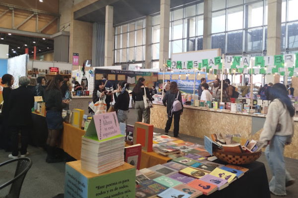 Pabellón 17 de editoriales independientes en la Filbo.