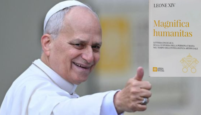 Foto del Papa León XIV, sonriente y con el pulgar levantado