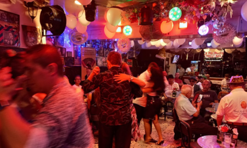 La Milonguita queda a pocos metros del parque El Lago, en Pereira. /