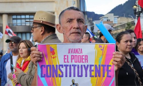 Constituyente El 24 de octubre el presidente Gustavo Petro convocó a la ciudadanía a la Plaza de Bolívar de Bogotá para insistir en una Constituyente.