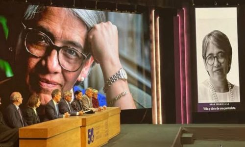 Yolanda Ruiz recibió este miércoles el premio Simón Bolívar "vida y obra de un periodista".