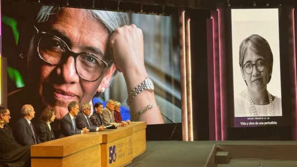 Yolanda Ruiz recibió este miércoles el premio Simón Bolívar "vida y obra de un periodista".