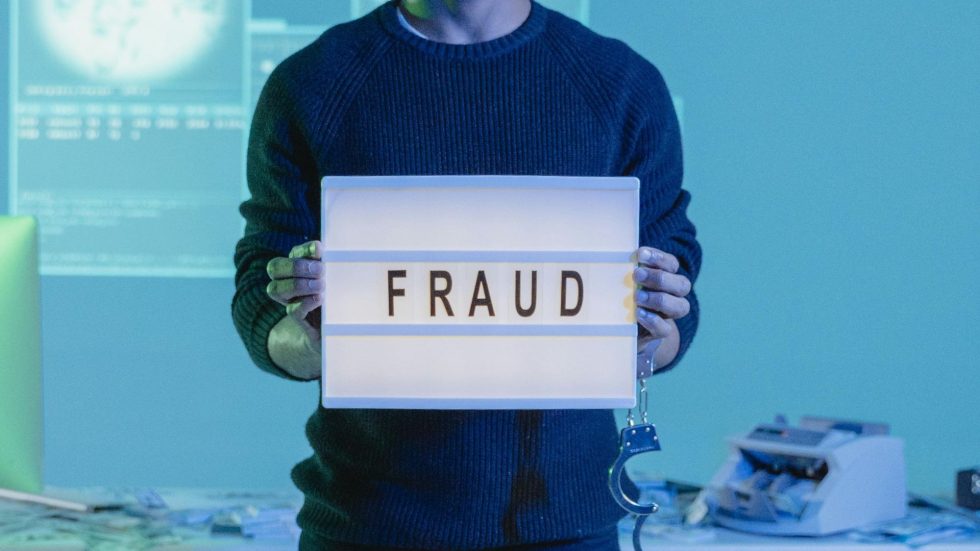 Estafadores del amor