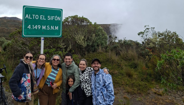 Foto de Ana María Mesa con sus amigos en el Alto del Sifón a 4.199 metros sobre el nivel del mar. Vía Murillo, Tolima.