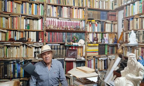 Fernando Macías Vásquez en su casa en Salamina.