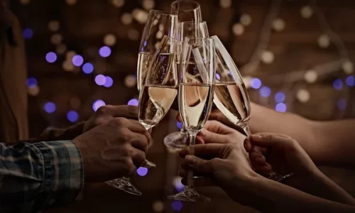 depositphotos_66902177-stock-photo-clinking-glasses-of-champagne-in