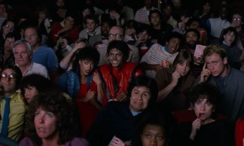 Thriller (1983), de Michael Jackson y dirigido por John Landis, es considerado uno de los más influyentes de la historia por su narrativa cinematográfica y su impacto en la cultura popular. Foto tomada del video..