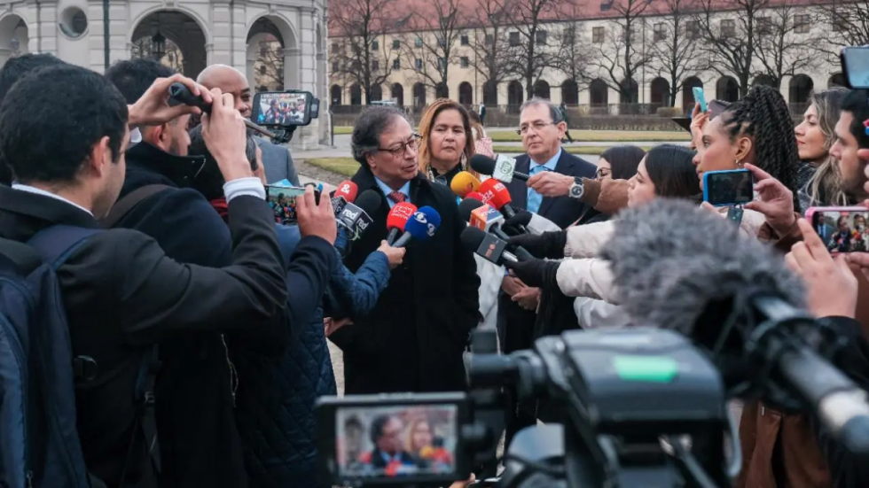 presidente-gustavo-petro-y-la-prensa